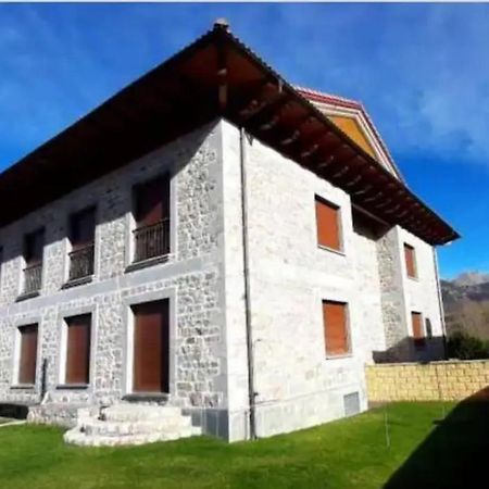 Apartamento Montes de Lillo Puebla de Lillo Exterior foto