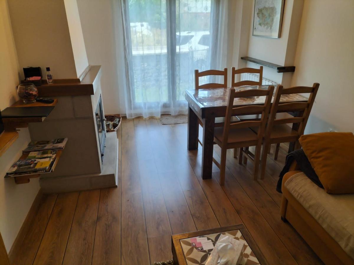 Apartamento Montes de Lillo Puebla de Lillo Exterior foto